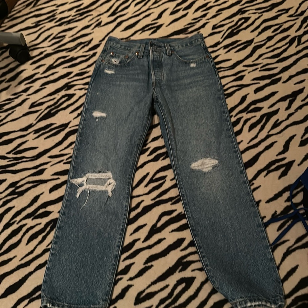 Levi’s women’s straight leg jeans size W25 L26